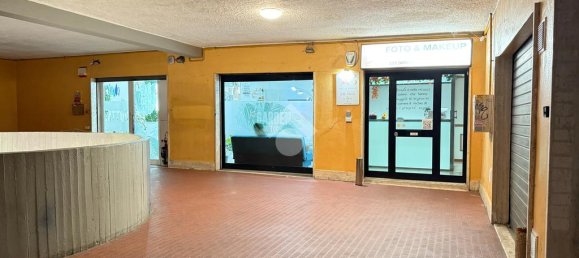 6 rooms Commercial property in Rome, Italy No. 177086 12