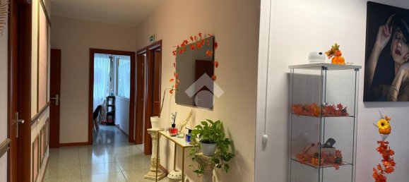 6 rooms Commercial property in Rome, Italy No. 177086 13