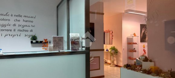 6 rooms Commercial property in Rome, Italy No. 177086 14