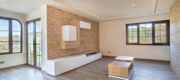 3 bedrooms Villa in Malaga, Spain No. 177879 9