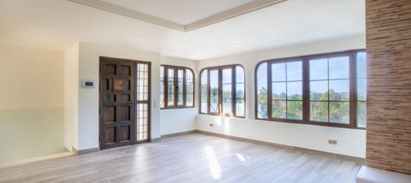 3 bedrooms Villa in Malaga, Spain No. 177879 8