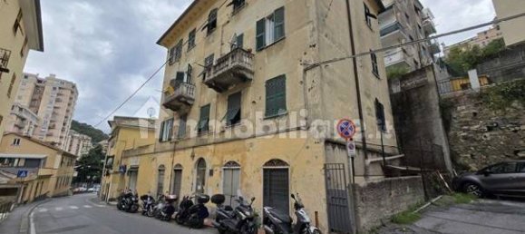 2 bedrooms Apartment in Genoa, Italy No. 12413 3