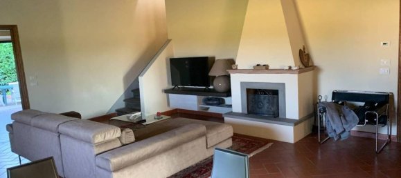 3 bedrooms House in Campi Bisenzio, Italy No. 283756 8