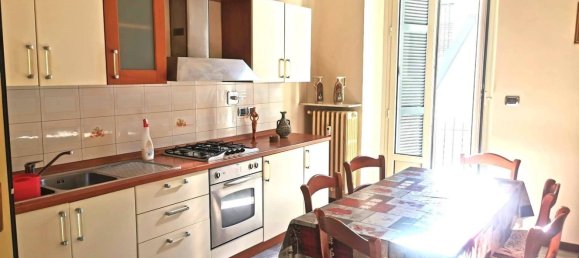 Apartamento de 3 habitaciónes en Asti, Italy No. 81587 2