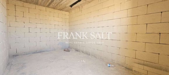 3 chambres Appartement à Victoria, Malta No. 784 9