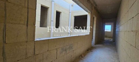 3 chambres Appartement à Victoria, Malta No. 784 8