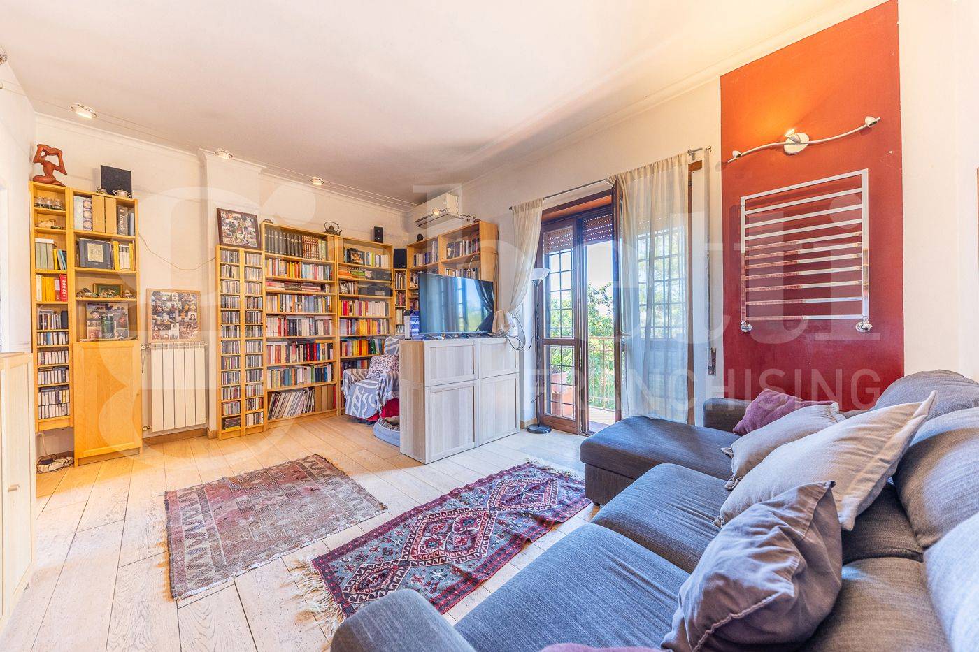 3 rooms Apartment in Rome, Italy No. 389002