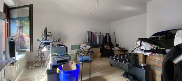 Studio in Dusseldorf, Germany No. 15292 5