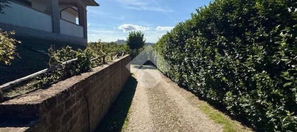 Villa de 10 dormitorios en Montefiascone, Italy No. 325379 8