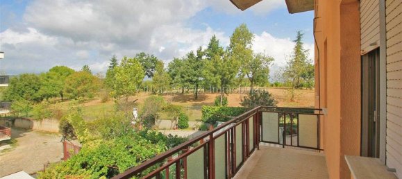 2 Schlafzimmer Wohnung in Chiusi, Italy, Nr. 328775 12