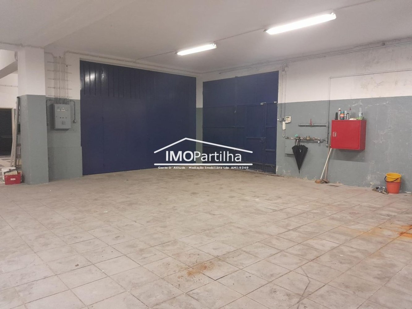  مستودع في Loures, Portugal 1100متر مربع رقم 97636