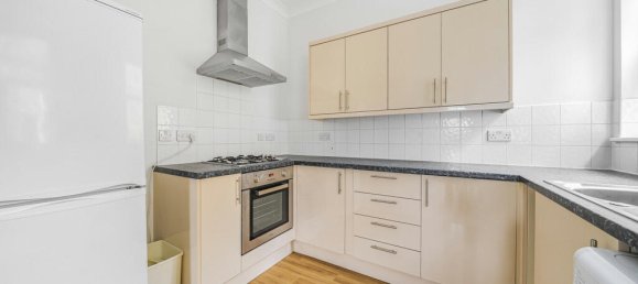 2 bedrooms Apartment in London, United Kingdom No. 7757 3