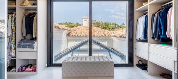 5 bedrooms Villa in Marbella, Spain No. 31772 23