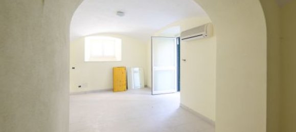 1 room Office in Chiavari, Italy No. 324954 8