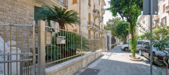 1 room Office in Chiavari, Italy No. 324954 4