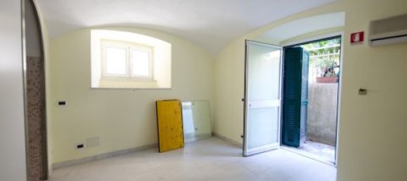 1 room Office in Chiavari, Italy No. 324954 9