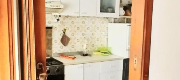 5 rooms Apartment in Carrara, Italy No. 261563 9