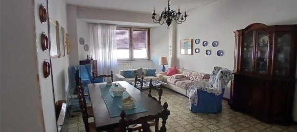 5 rooms Apartment in Carrara, Italy No. 261563 17