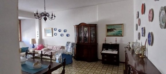 5 rooms Apartment in Carrara, Italy No. 261563 18