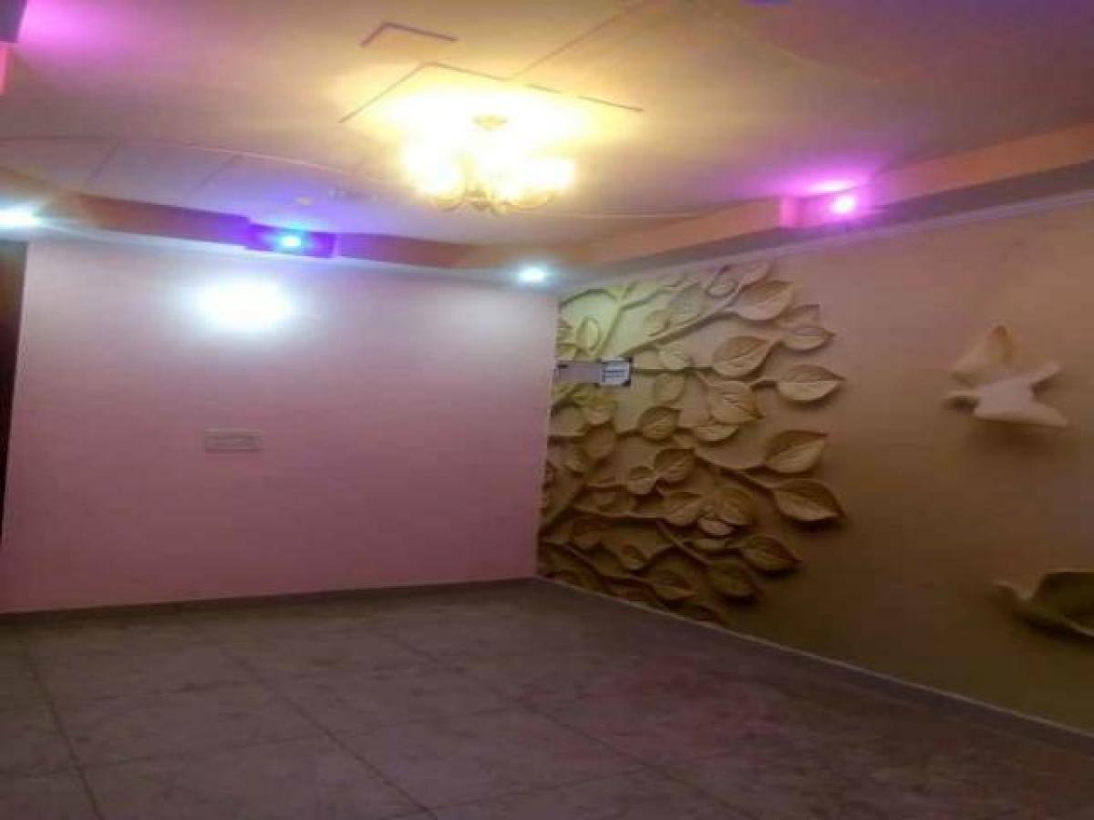 2 bedrooms House in Ghaziabad, India No. 14036