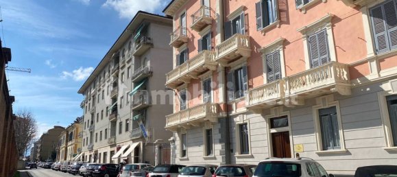 Apartamento de 3 dormitorios en Cuneo, Italy No. 13531 2