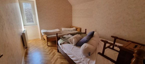 4 bedrooms House in Gy-les-Nonains, France No. 75990 10