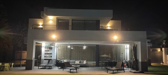 4 bedrooms Villa in Marbella, Spain No. 121167 9