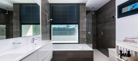 4 bedrooms Villa in Marbella, Spain No. 121167 30