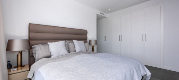 4 bedrooms Villa in Marbella, Spain No. 121167 18