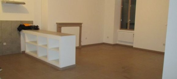 Moradia em banda T2 em Bonny-sur-Loire, France N.º 220831 4