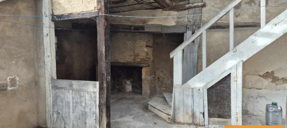 Moradia em banda T2 em Bonny-sur-Loire, France N.º 220831 2