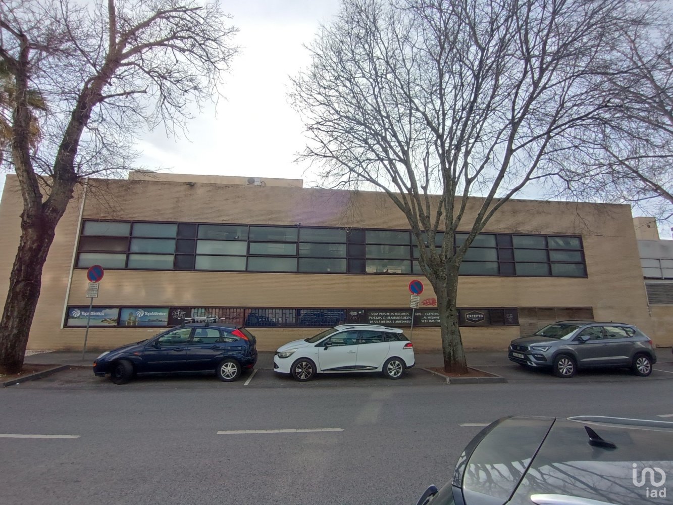 384m² Commercial property in Oeiras, Portugal No. 112519