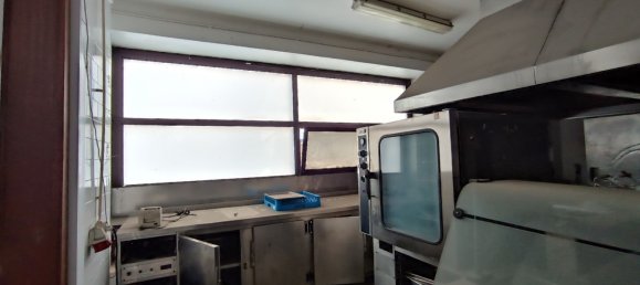 384m² Commercial property in Oeiras, Portugal No. 112519 20