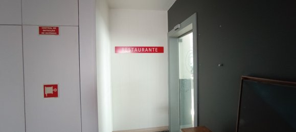 384m² Commercial property in Oeiras, Portugal No. 112519 5