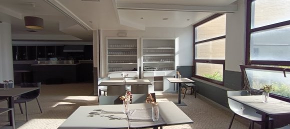 384m² Commercial property in Oeiras, Portugal No. 112519 10