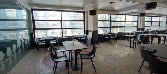 384m² Commercial property in Oeiras, Portugal No. 112519 9