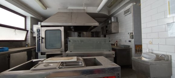 384m² Commercial property in Oeiras, Portugal No. 112519 19