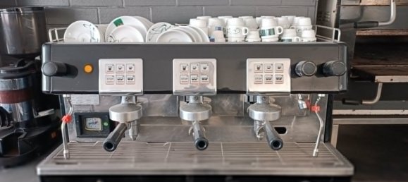 384m² Commercial property in Oeiras, Portugal No. 112519 16