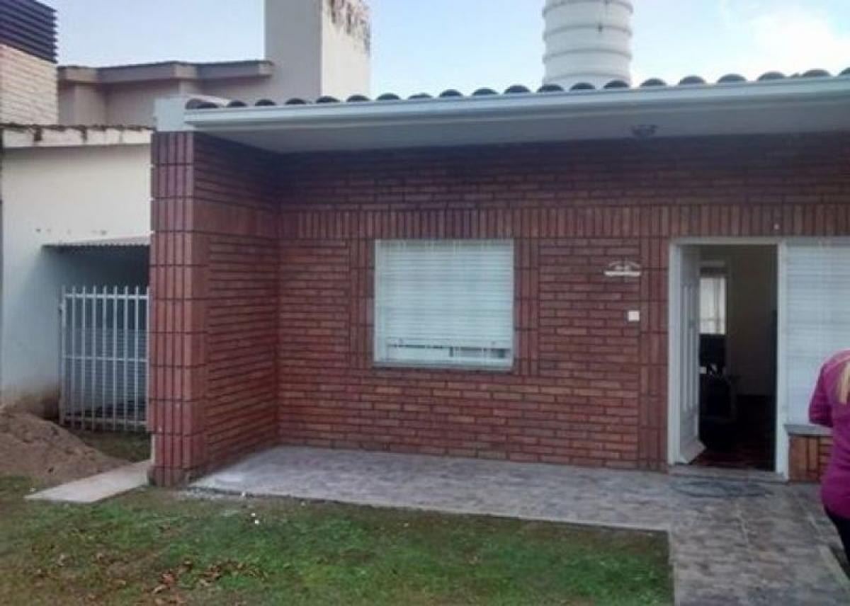 Дом с 3 спальнями в Кордоба, Аргентина № 55153