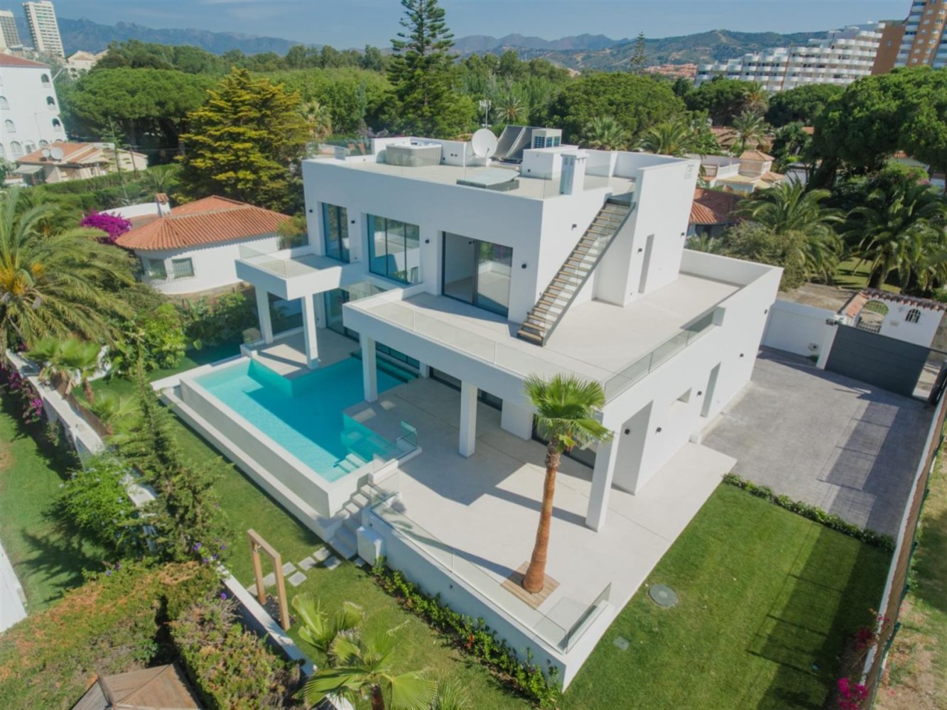 Вилла с 5 спальнями в Марбелья, Испания № 22230