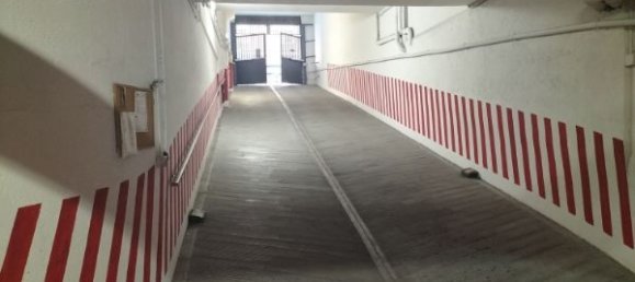 1 room Garage in Rome, Italy No. 153564 2