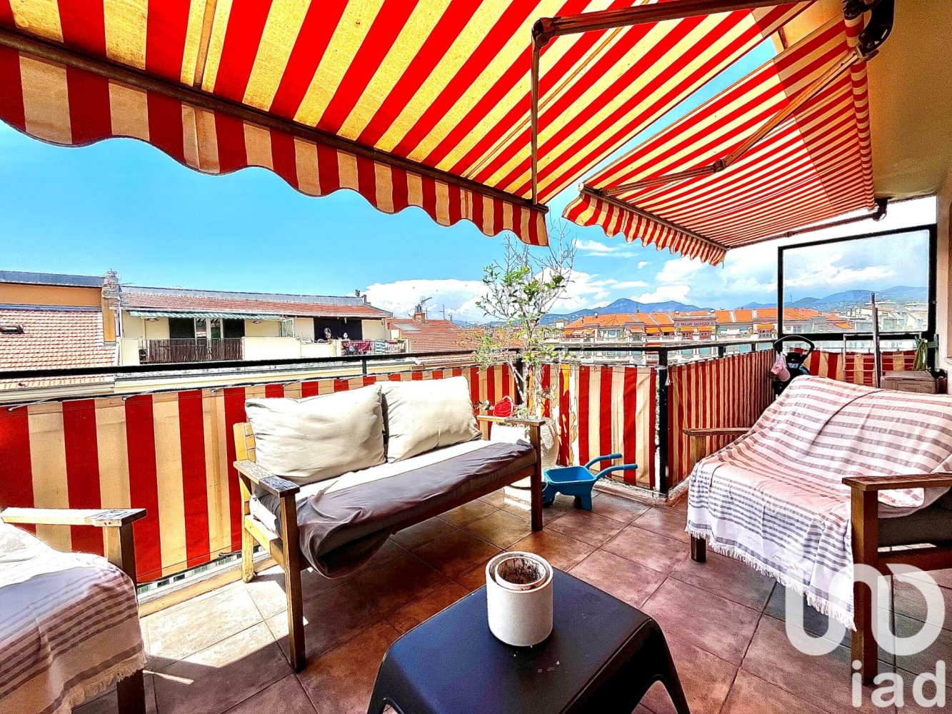 2 bedrooms Apartment in Nice, France No. 293030