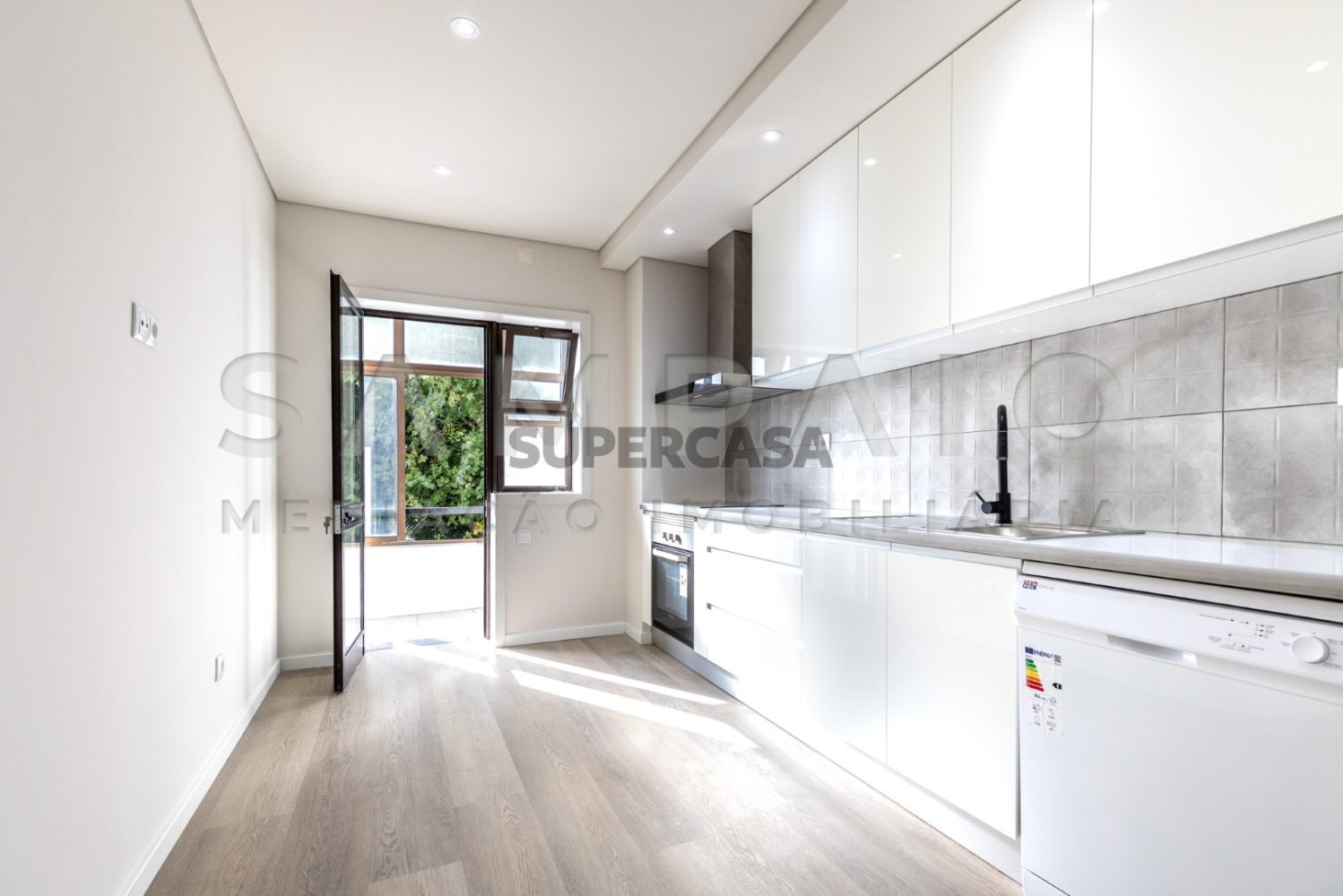 2 Schlafzimmer Wohnung in Ermesinde, Portugal, Nr. 331424