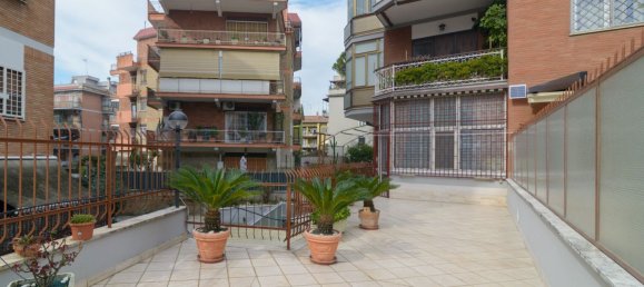 3 rooms Apartment in Rome, Italy No. 46847 20