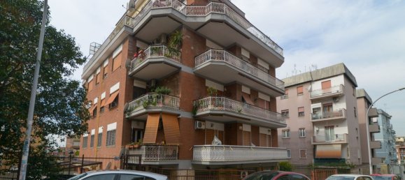 3 rooms Apartment in Rome, Italy No. 46847 50