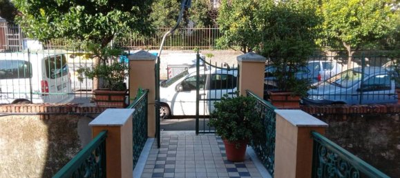 4 rooms Apartment in Genoa, Italy No. 21124 3