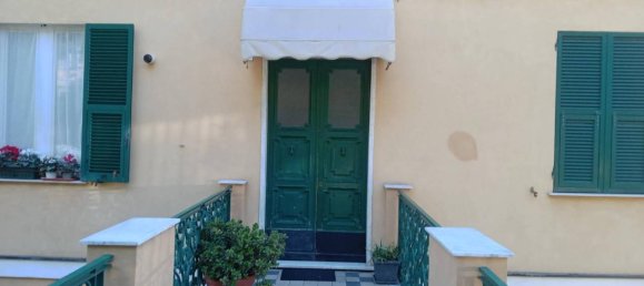 4 rooms Apartment in Genoa, Italy No. 21124 5