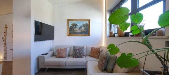 3 bedrooms Apartment in Verona, Italy No. 220723 3