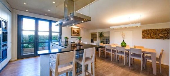 3 bedrooms Apartment in Verona, Italy No. 220723 5