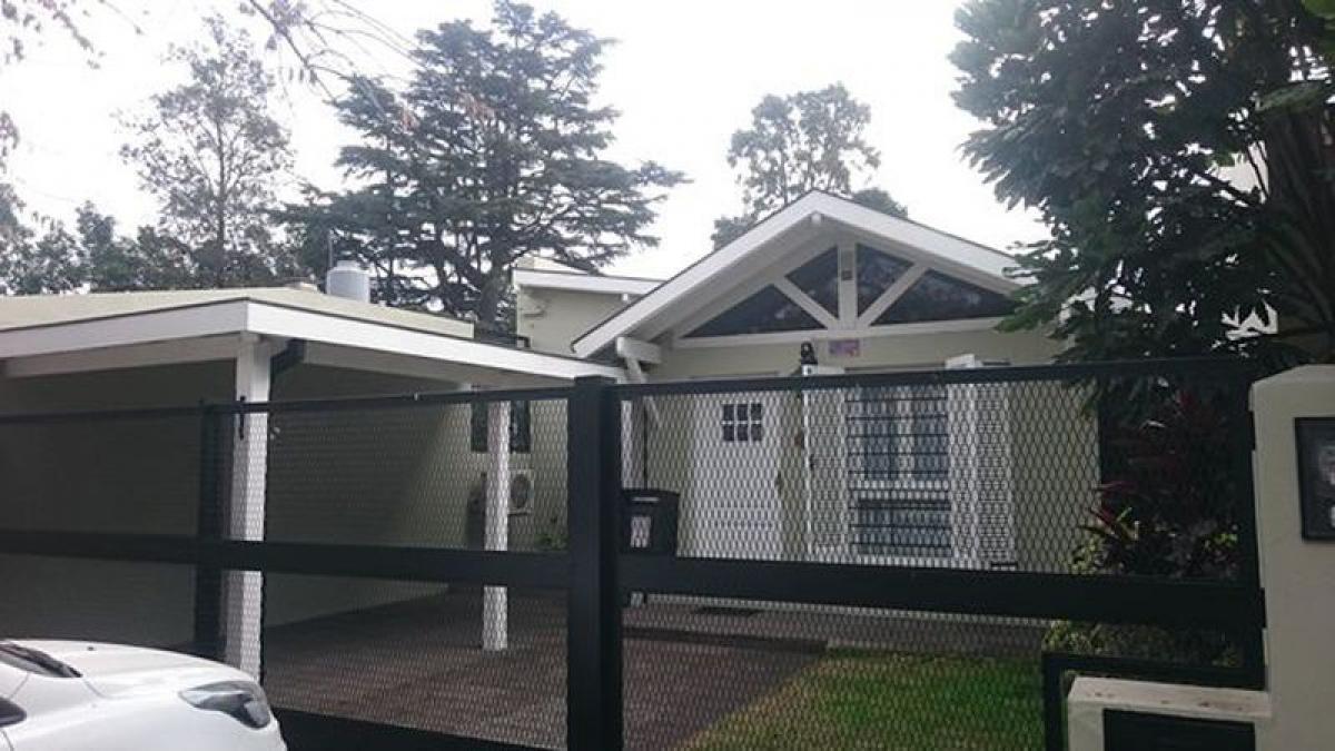 Casa de 3 dormitorios en Merlo, Argentina No. 68452